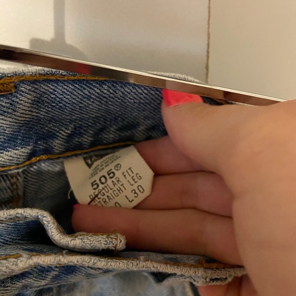 Levi distressed jean skirt - Picture 4 of 4